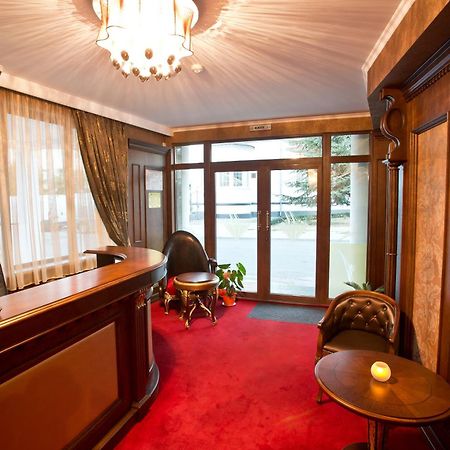 Hotel Diamond Kazanlak Kültér fotó
