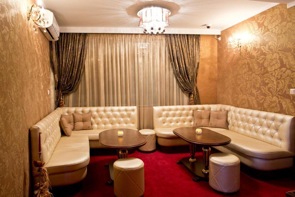 Hotel Diamond Kazanlak Kültér fotó