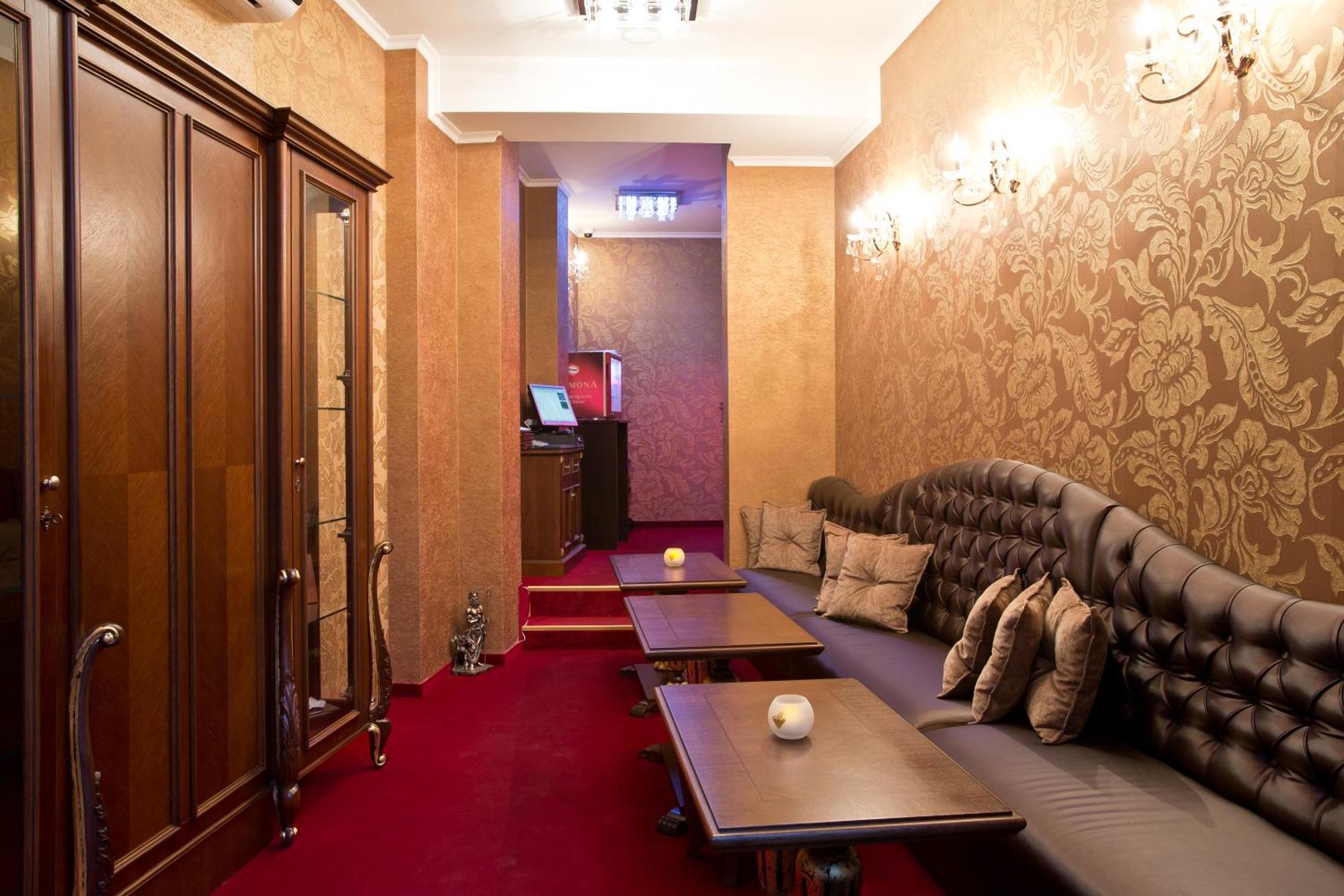 Hotel Diamond Kazanlak Kültér fotó