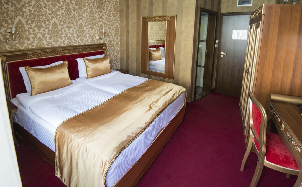 Hotel Diamond Kazanlak Kültér fotó